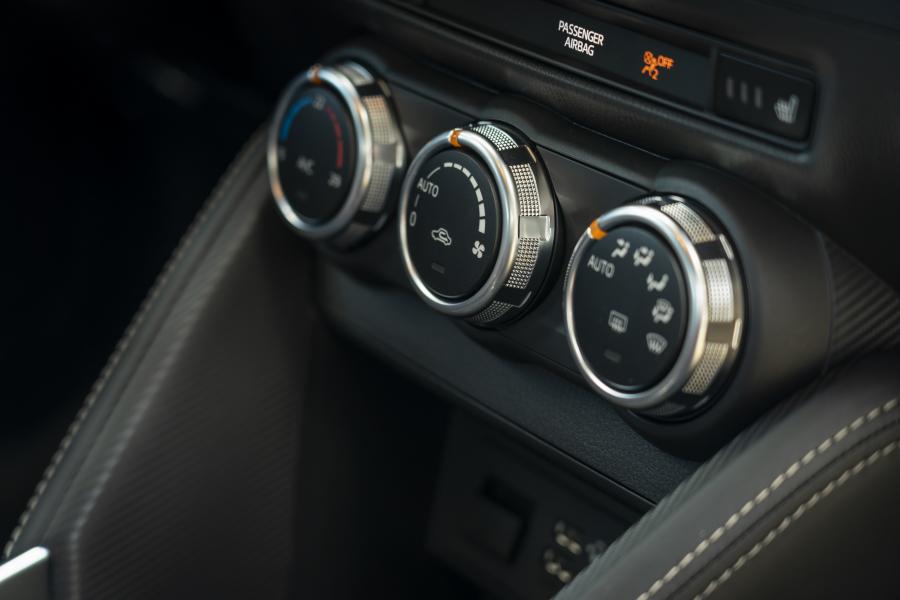 Детали интерьера Mazda2 (DJ) 2020 года  (WW) (фото 82 из 103)